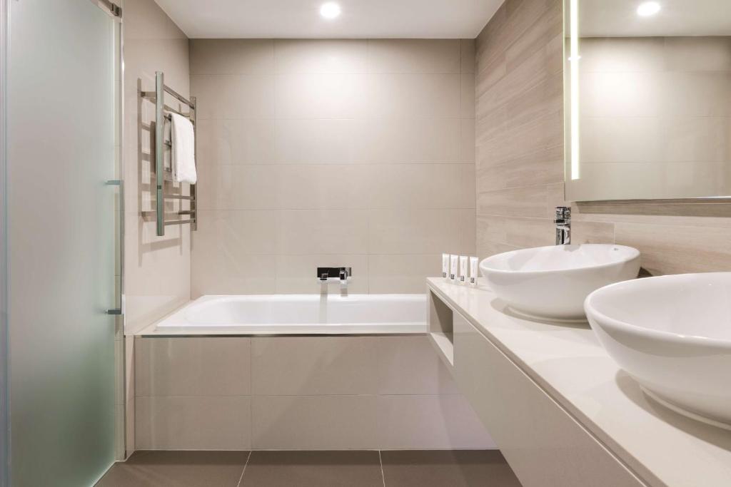 Koupelna v ubytování Vibe Hotel Subiaco Perth