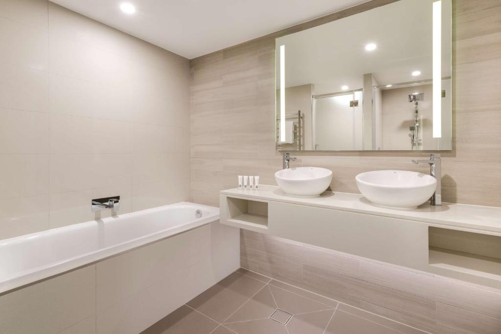 Koupelna v ubytování Vibe Hotel Subiaco Perth