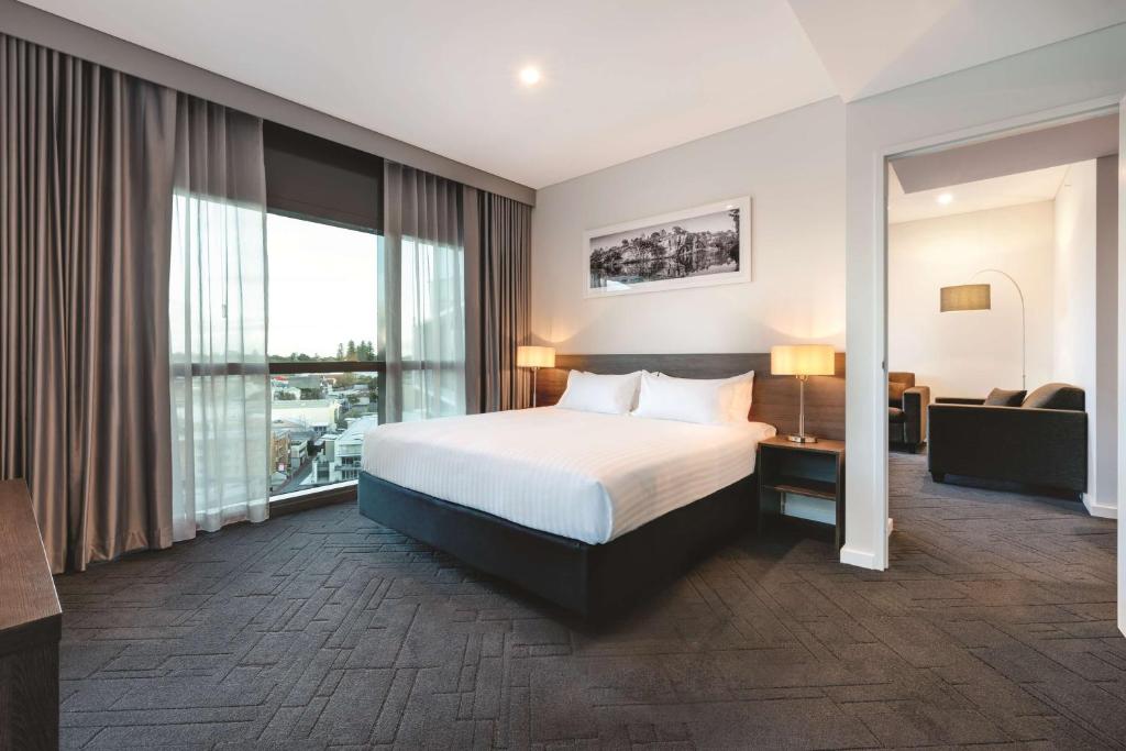 Postel nebo postele na pokoji v ubytování Vibe Hotel Subiaco Perth