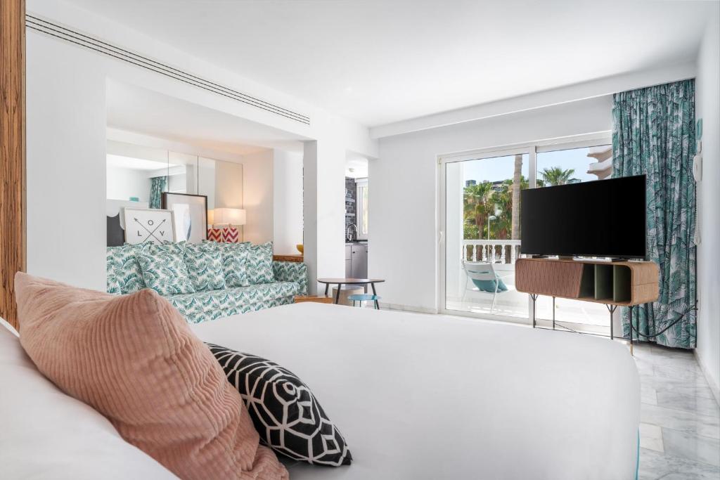 Gold By Marina - Adults only - 17