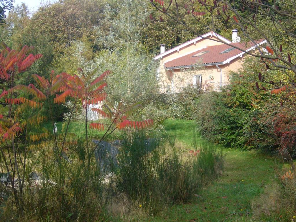 Le Jardin Ombragé - Chambre Familiale Avec Salle De Bains Privative