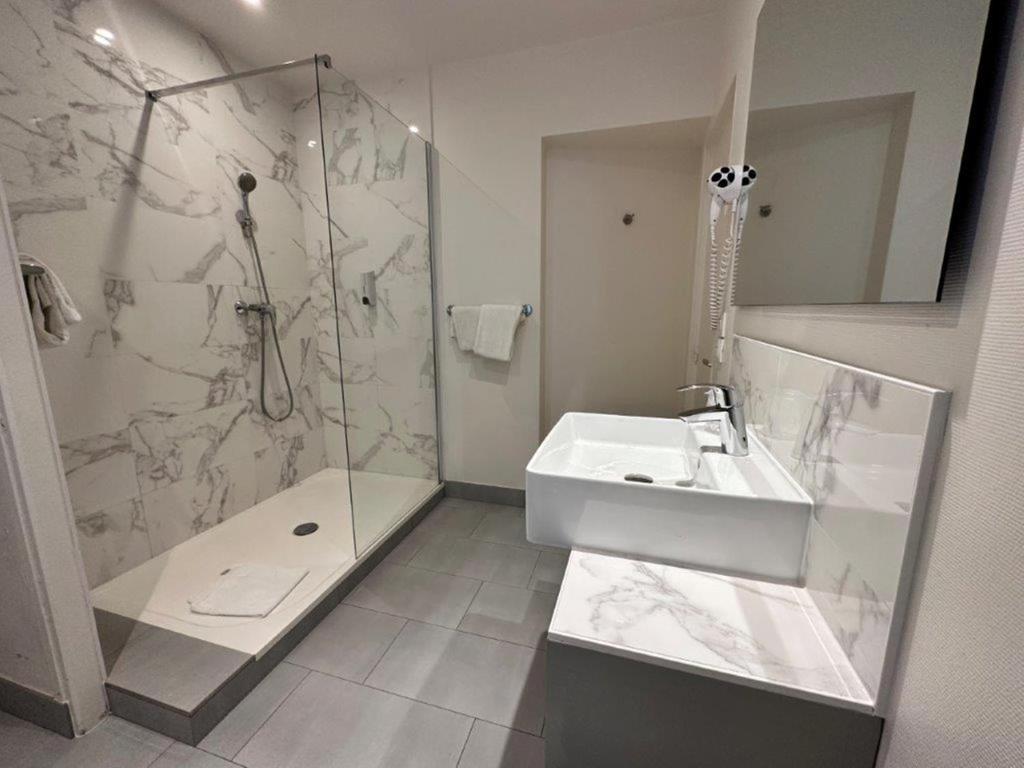 Hotel Richmond Gare du Nord - Resim 6