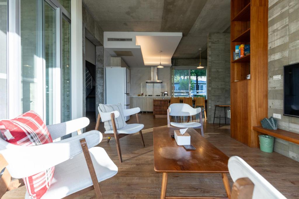 TV a/nebo společenská místnost v ubytování Chuying Sunrise B&B