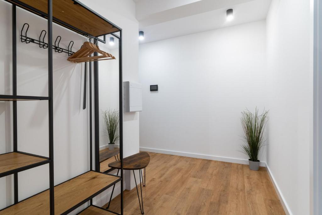 Lineburg Villa Apartments - 13