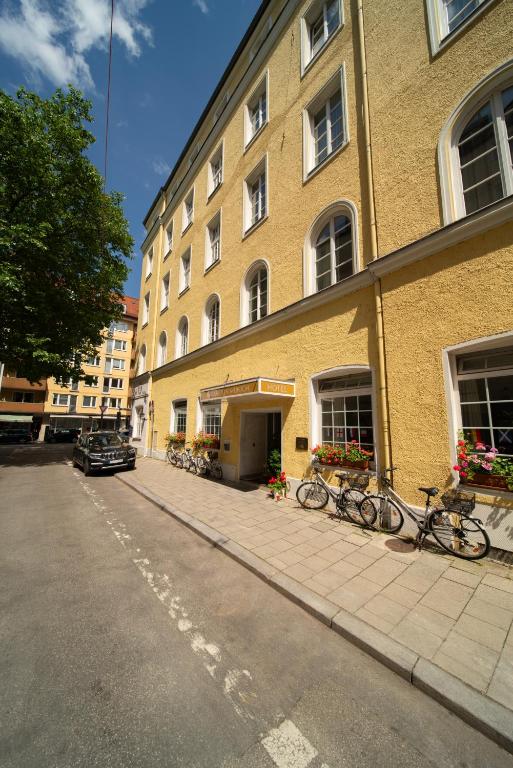 Budova, kde se hotel nachází