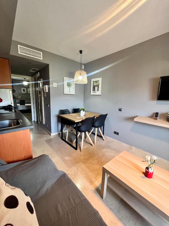 Precioso apartamento de una habitacion con parking y piscina