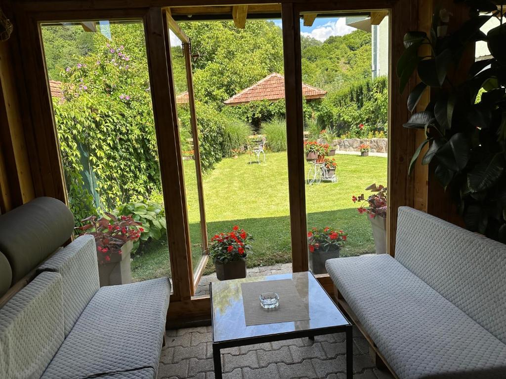Zahrada ubytování Vila Veljković - Sobe & apartmani " Ljupče "