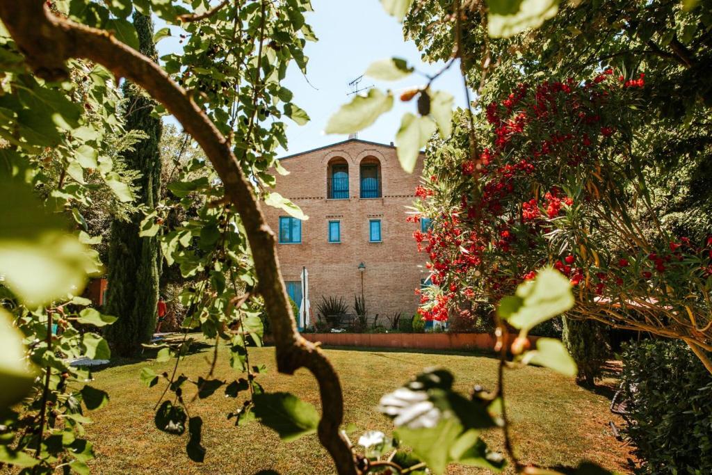 Ogród w obiekcie Italian Experience-Villa Millefiori