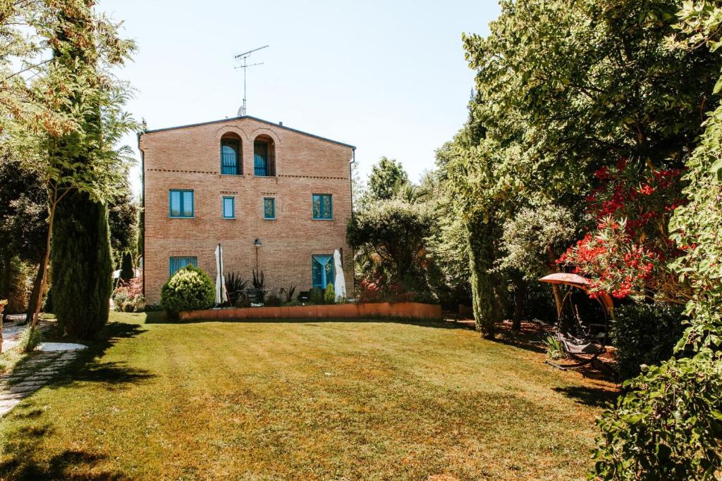 Ogród w obiekcie Italian Experience-Villa Millefiori