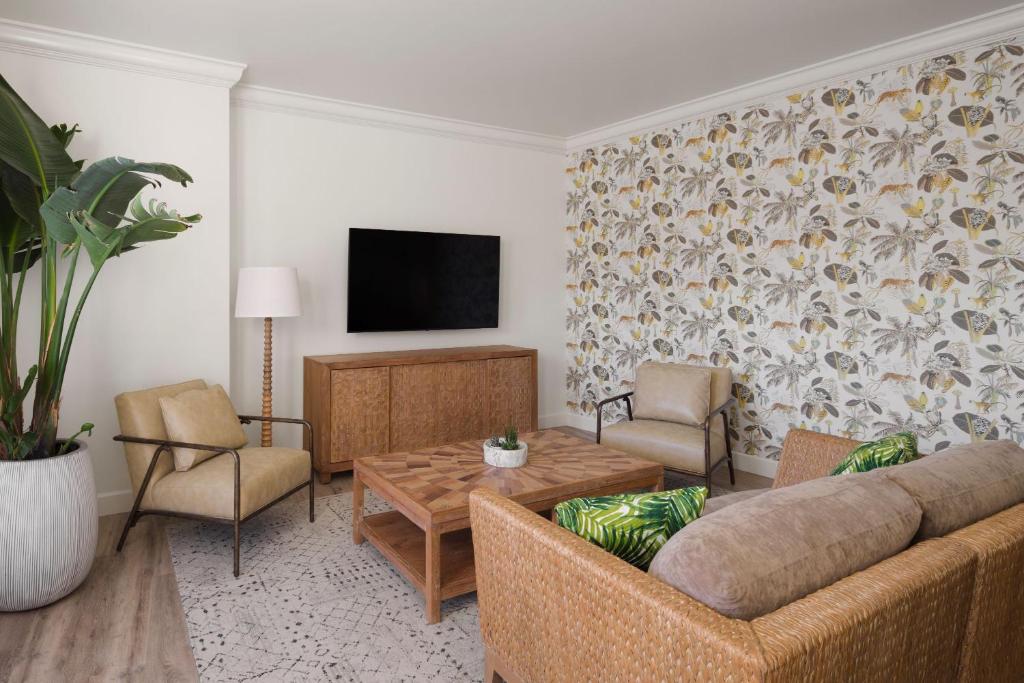 Tommy Bahama Miramonte Resort & Spa - 