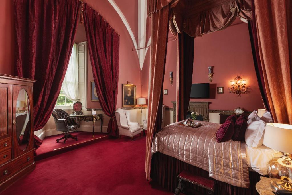Lumley Castle Hotel - King James Suite