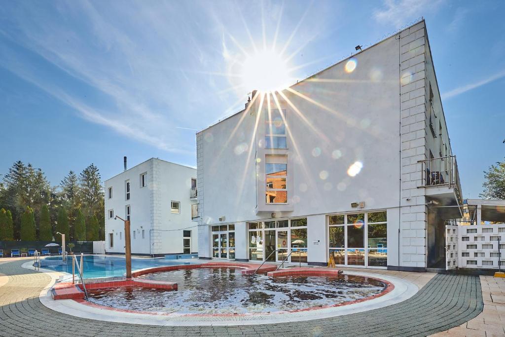 Bazén v ubytovaní Hotel Silver alebo v jeho blízkosti