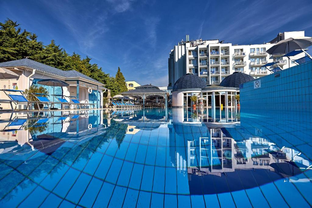 Bazén v ubytovaní Hotel Silver alebo v jeho blízkosti