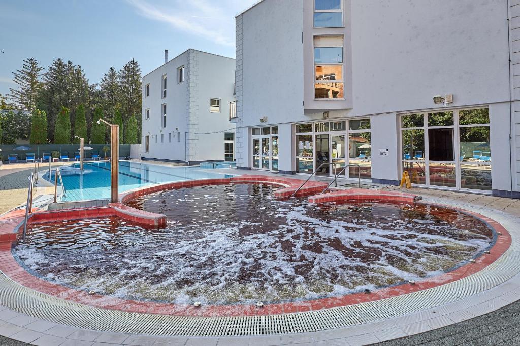 Bazén v ubytovaní Hotel Silver alebo v jeho blízkosti