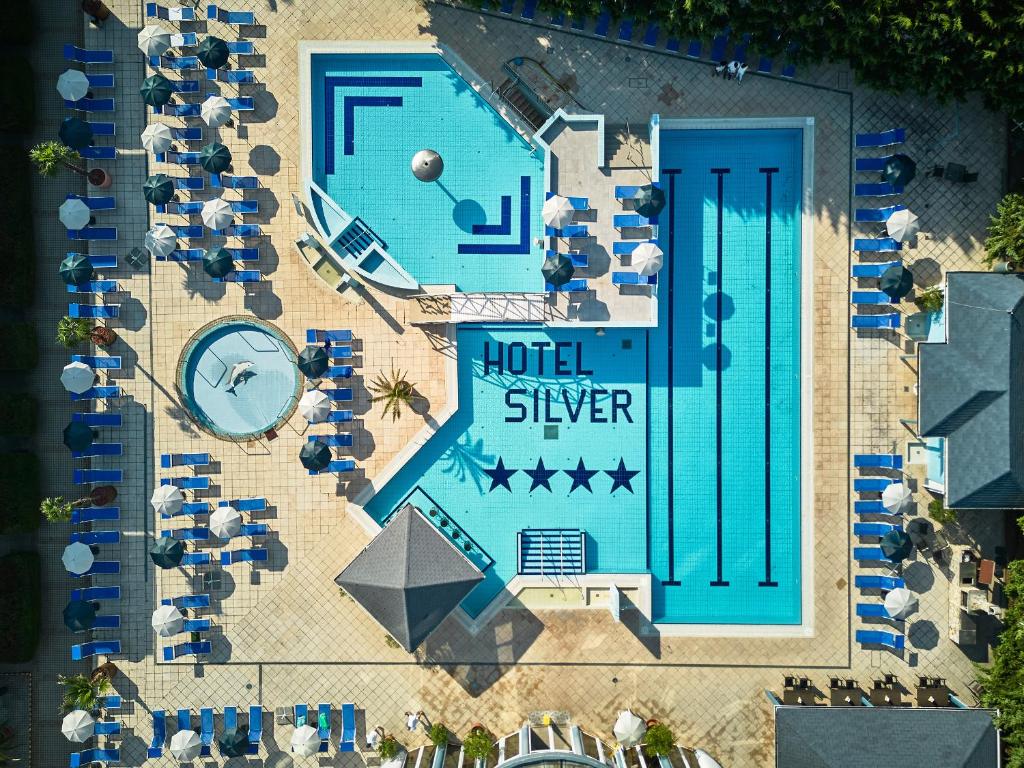 Bazén v ubytovaní Hotel Silver alebo v jeho blízkosti