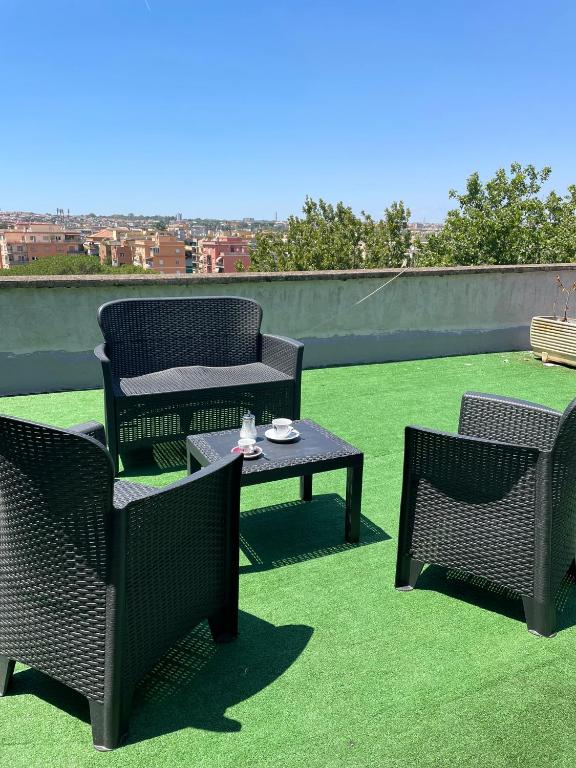 Foto dalla galleria di Il Nido apartment Roma, Attico ostiense a Roma