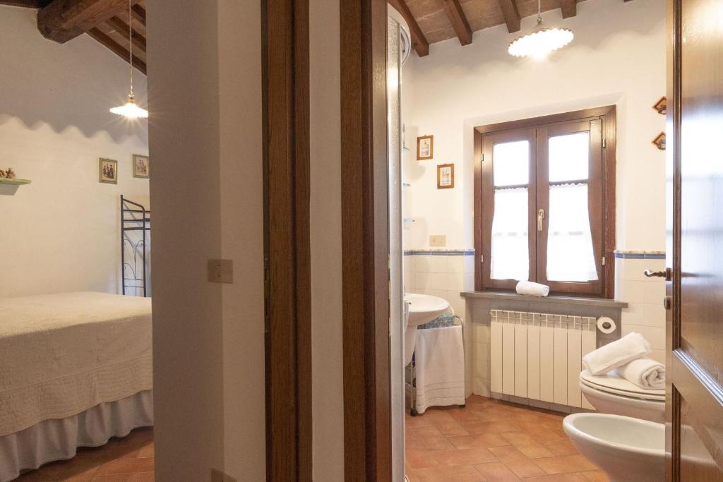 A bathroom at Italian Experience-Il Borgo Apartment