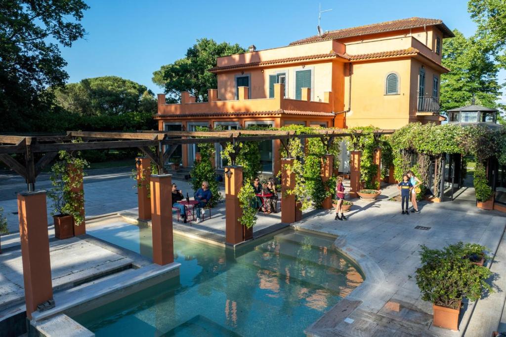 Hero's Garden Relais