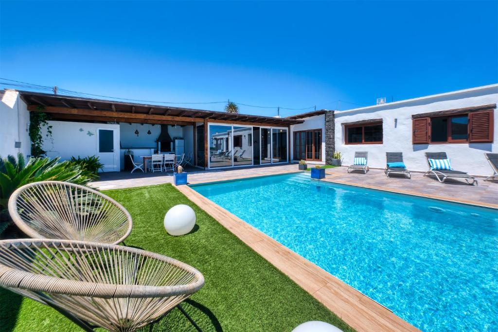 Villa Macher Piscina climatizada y Bar piscina