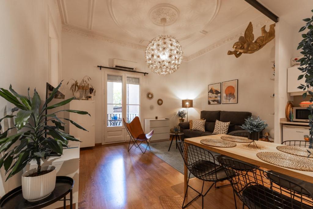 Eixample Apartment