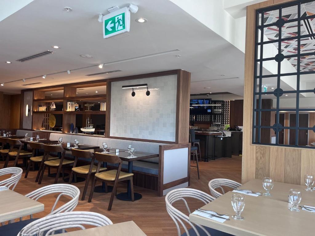 Restaurace v ubytování Home2 Suites By Hilton Kingston
