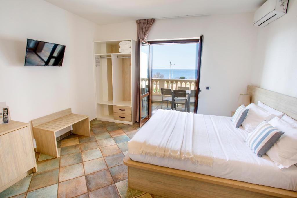 Hotel Corallo - Habitación Cuádruple Con Vista Al Mar