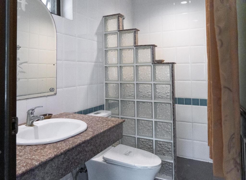 Deng's kamala beach Guesthouse - 3