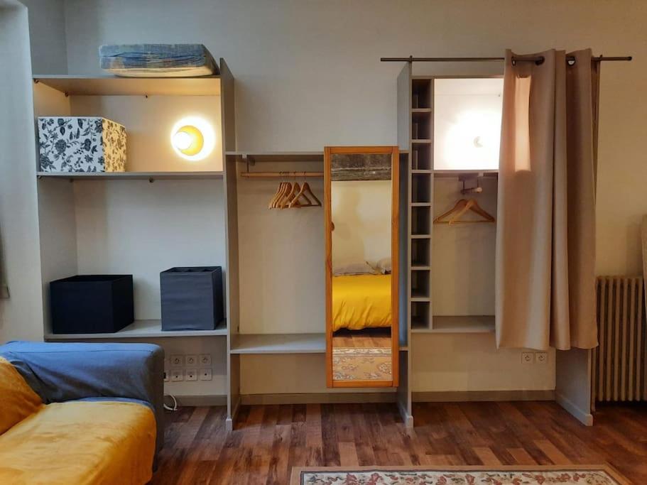 Postel nebo postele na pokoji v ubytování Studio avec terrasse