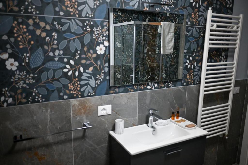 The Paris Rooms B&B - 9