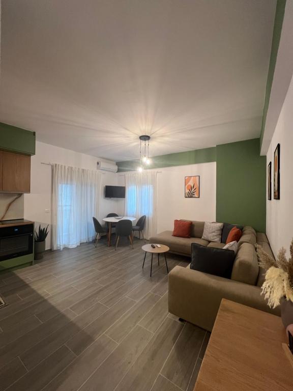 Μια τηλεόραση ή/και κέντρο ψυχαγωγίας στο Luxe Verde Orikum Vlore