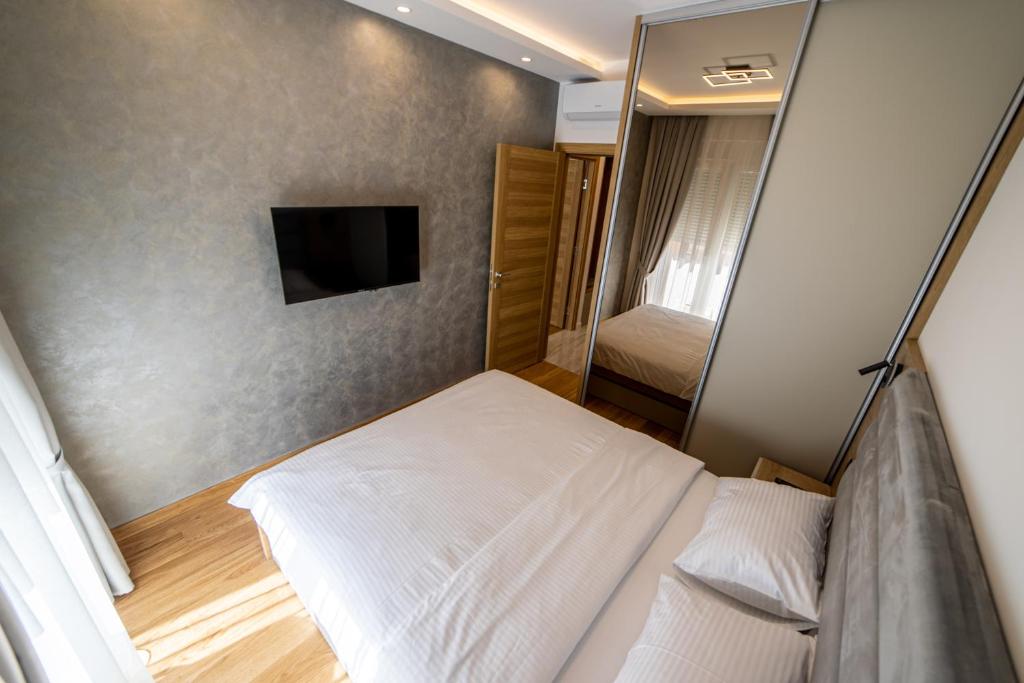 New City Luxury Apartments - 8