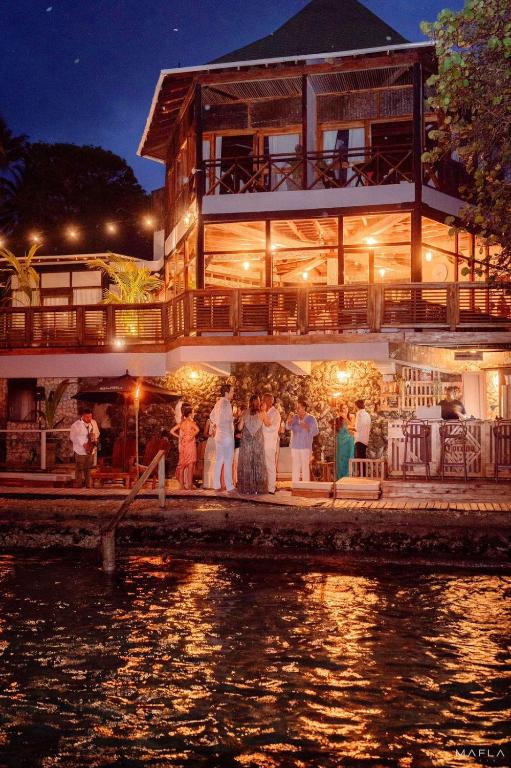 Mejores Hoteles en Isla Grande | Islas del Rosario 577587105