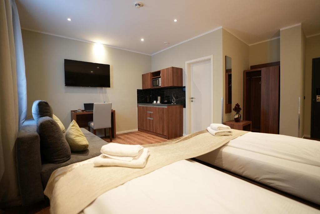 Hotel Attaché an der Messe - Resim 12