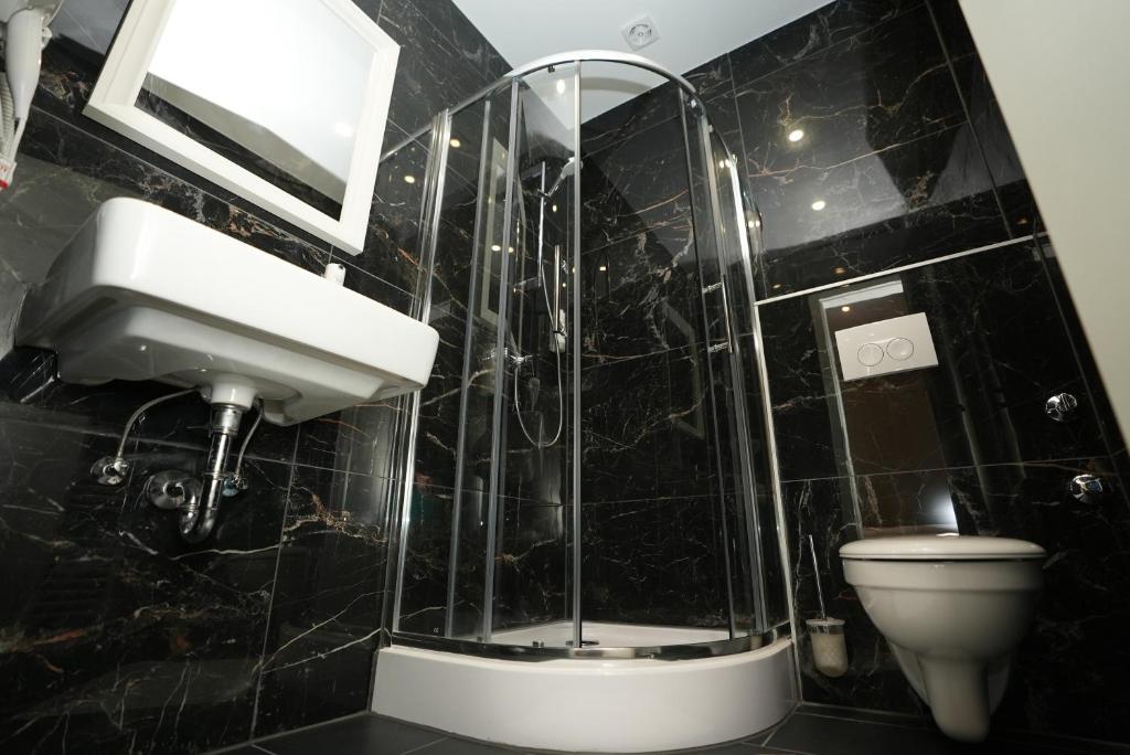 Hotel Attaché an der Messe - Resim 19