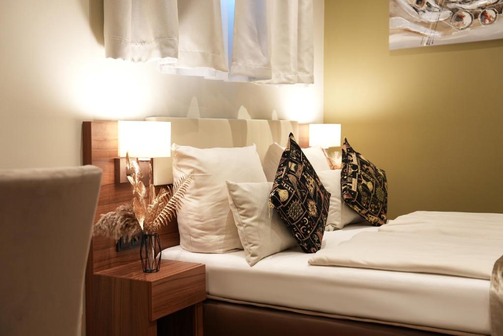 Hotel Attaché an der Messe - Resim 4