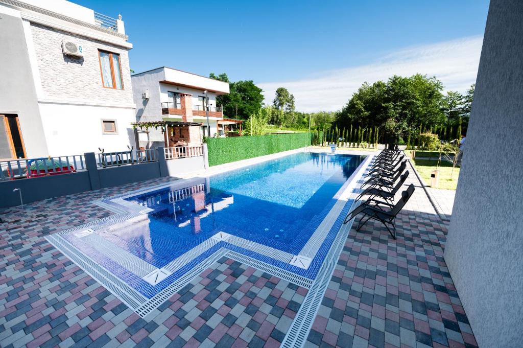 Bazén v ubytování HOTEL Autograph 1 & RESTAURANT & LOUNGE BAR nebo v jeho okolí