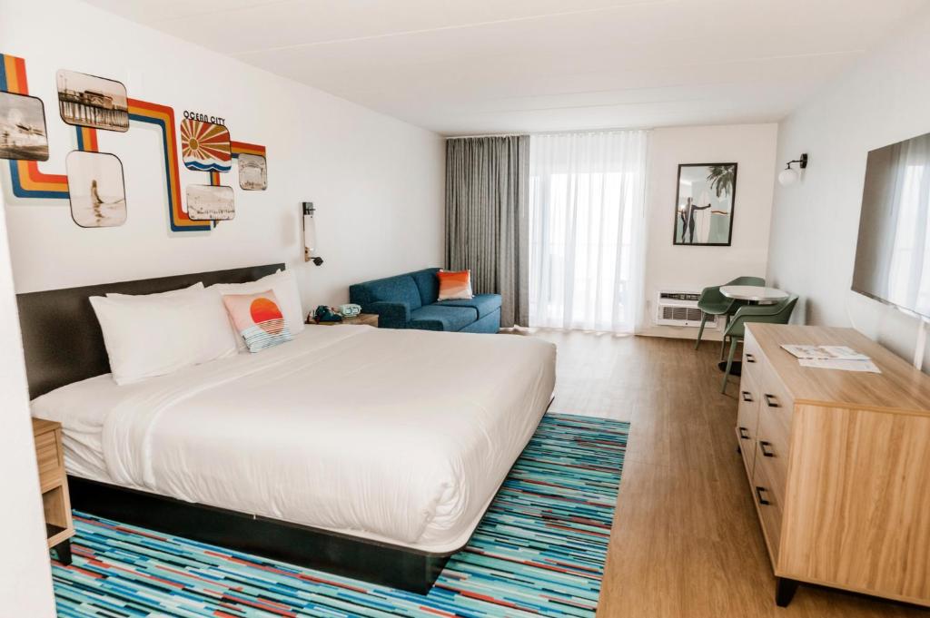 SeaLoft Oceanfront Hotel - 