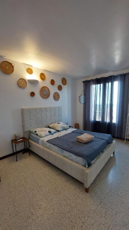 Postel nebo postele na pokoji v ubytování Ogooué appartement entier Lumineux 94m2 maxi 6 couchage 3 chambres