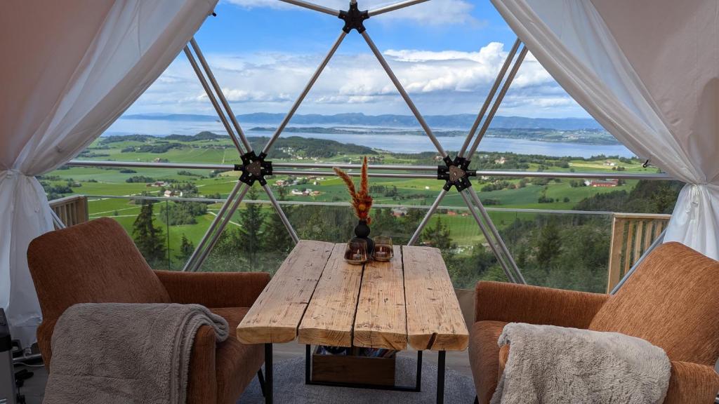 Příroda nedaleko luxury tent