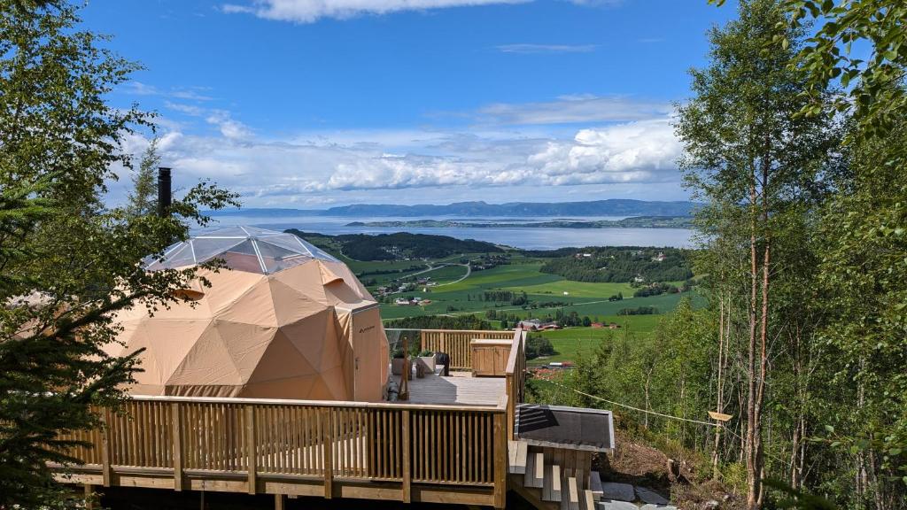 Příroda nedaleko luxury tent