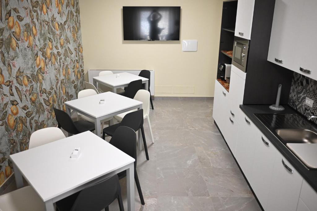 The Paris Rooms B&B - 13