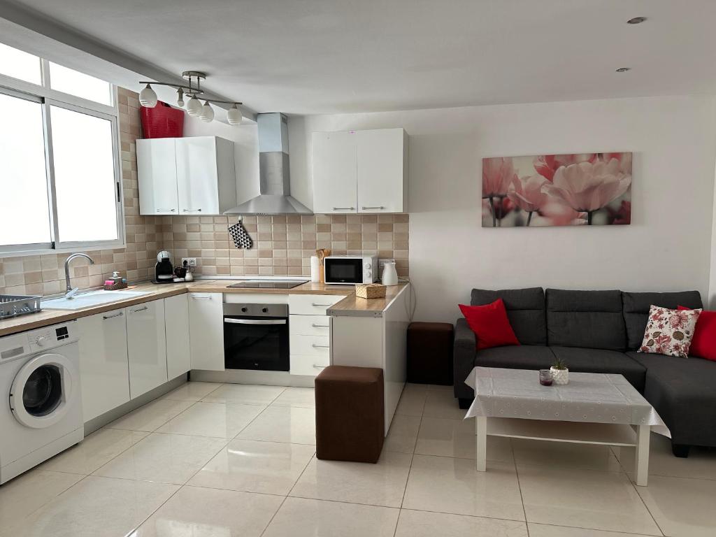 Fotografie z fotogalerie ubytování Modern and Bright 5 Bedroom Apartment Del Prado v destinaci Gandía