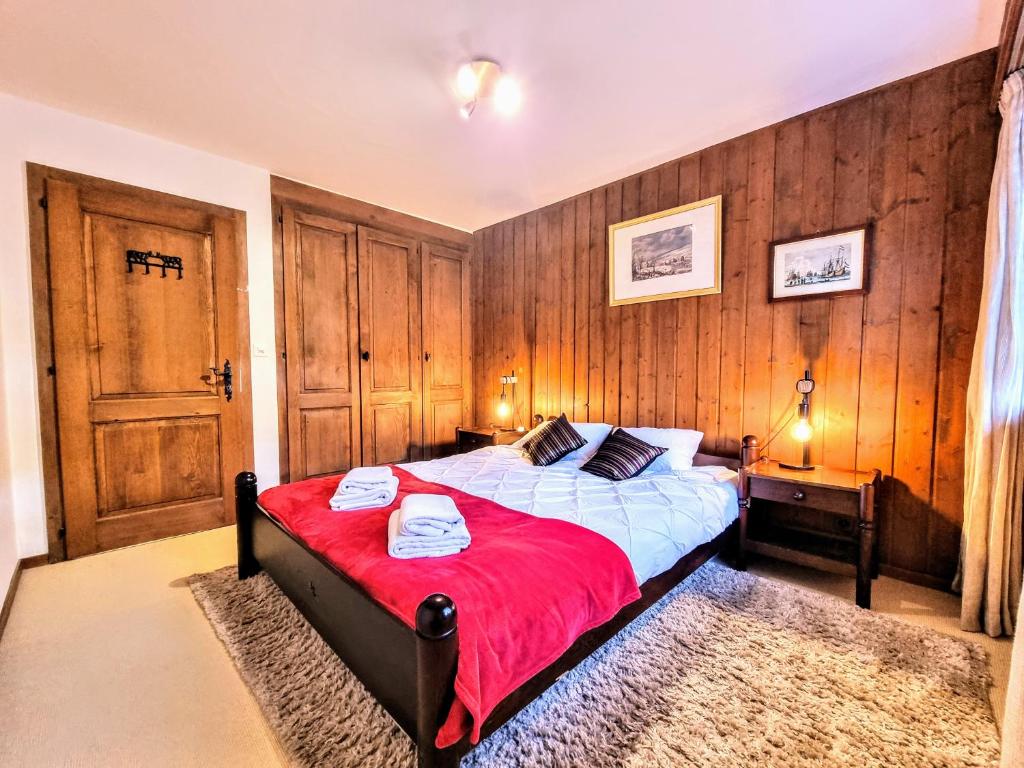 Postel nebo postele na pokoji v ubytování LOVErbier with pool, best location!