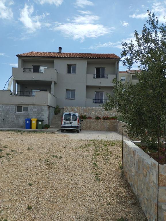 Budova, kde se apartmán nachází