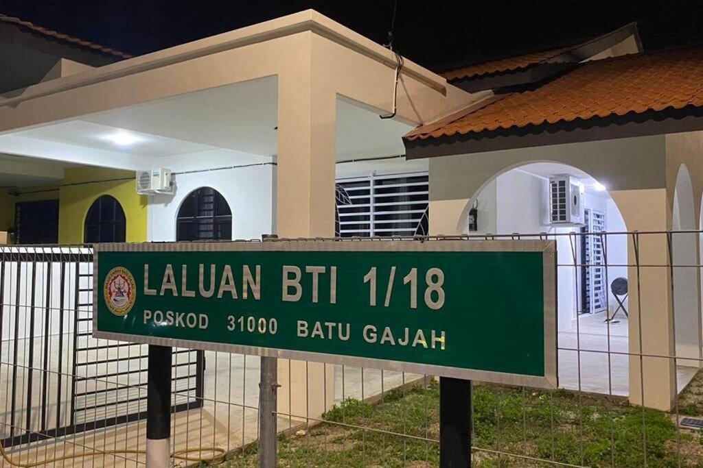 Fotografie z fotogalerie ubytování Homestay AZ v destinaci Batu Gajah