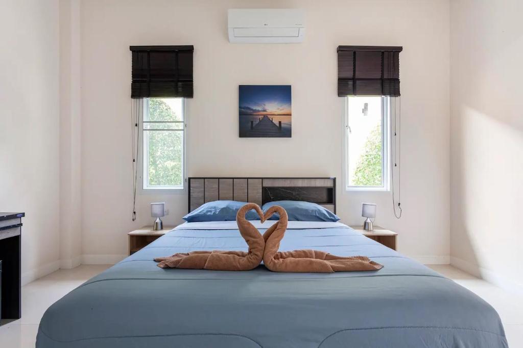 Postel nebo postele na pokoji v ubytování Luxury 3 bed pool villa
