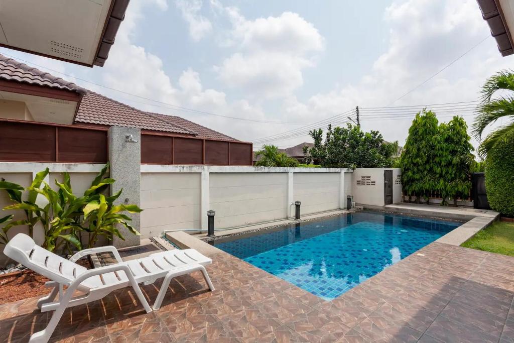 Bazén v ubytování Luxury 3 bed pool villa nebo v jeho okolí