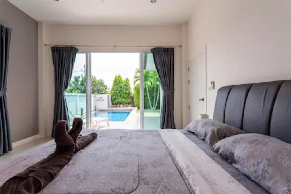 Bazén v ubytování Luxury 3 bed pool villa nebo v jeho okolí