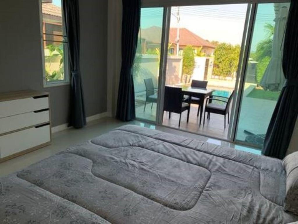 Posezení v ubytování Luxury 3 bed pool villa