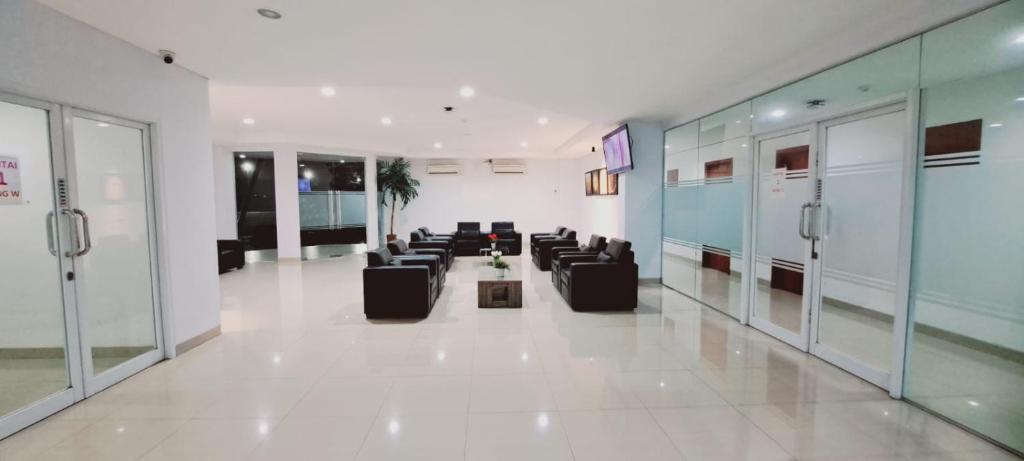 Vstupní hala nebo recepce v ubytování TOS Hotel & Convention Center Tangerang Powered by Archipelago
